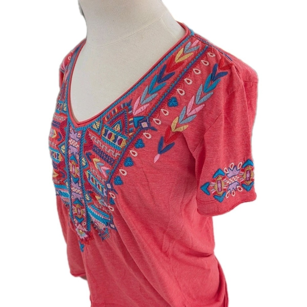 Johnny Was JWLA Embroidered Red Geometric T-Shirt in size XS Beautiful Women Top